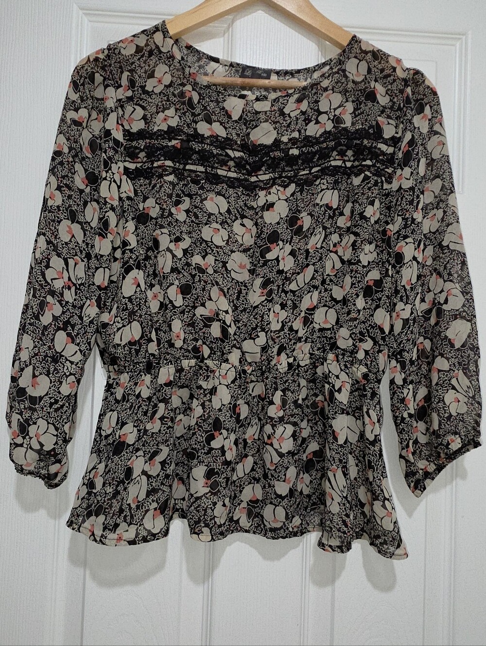 Lily Rose Women's Black Floral Peplum Blouse - Black/Cream with Pink Accents